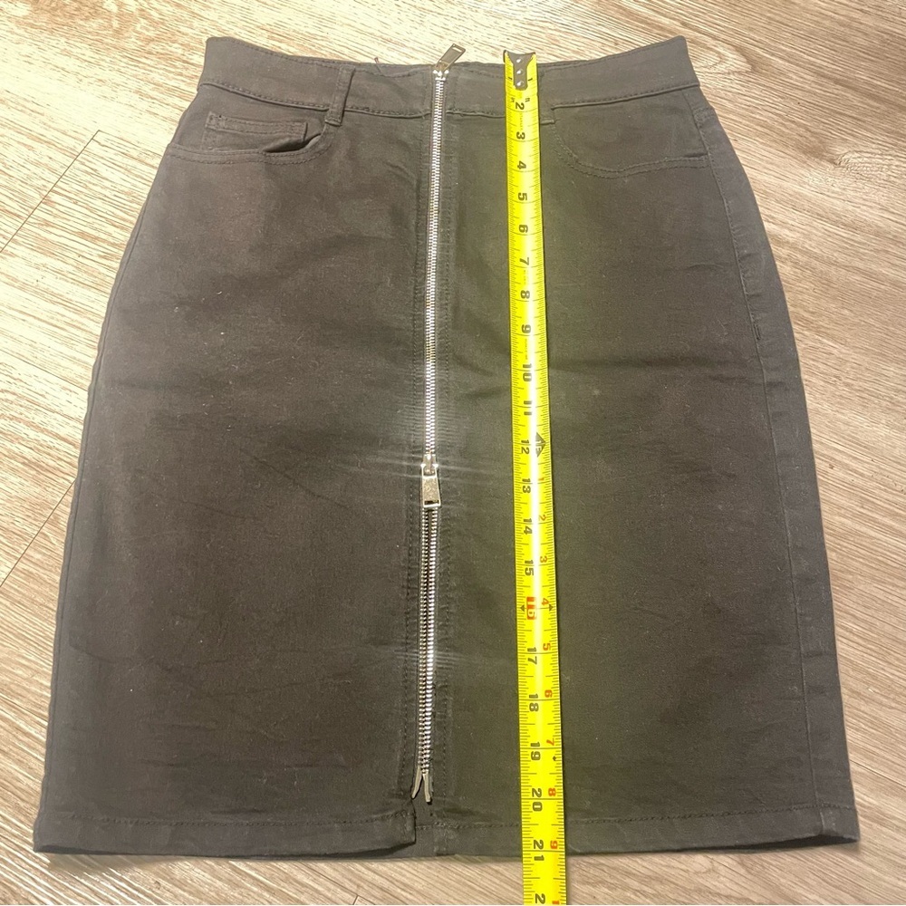 DYNAMITE BLACK STRETCH PENCIL FRONT ZIPPER SKIRT SIZE M - Picture 7 of 10